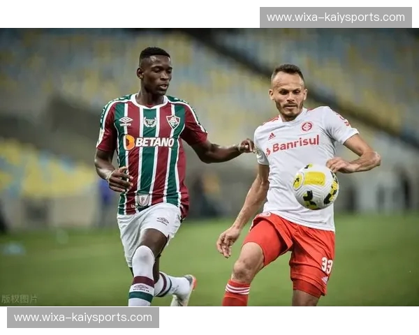 绿衫军的宿命对决:帕尔梅拉斯与克鲁塞罗的恩怨情仇